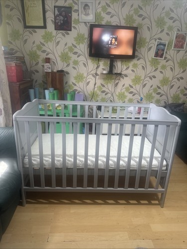 Baby cot bed - bed, mattress